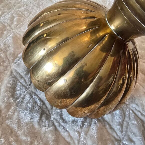Vintage Decorative Brass Scallop Edge Pedestal Dish. Catch all Bowl - Picture 8 of 16
